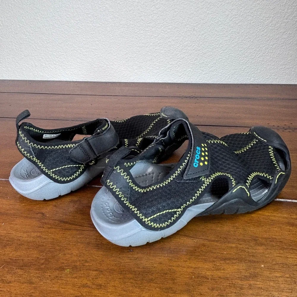 Crocs Swiftwater Sandals Mens 8 Black Grey Mesh Closed Toe Water Hiking Shoes